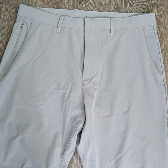 Fabletics NWT Men's Gray 4 way Stretch Water Resistant Size 35x32 - Picture 2 of 5